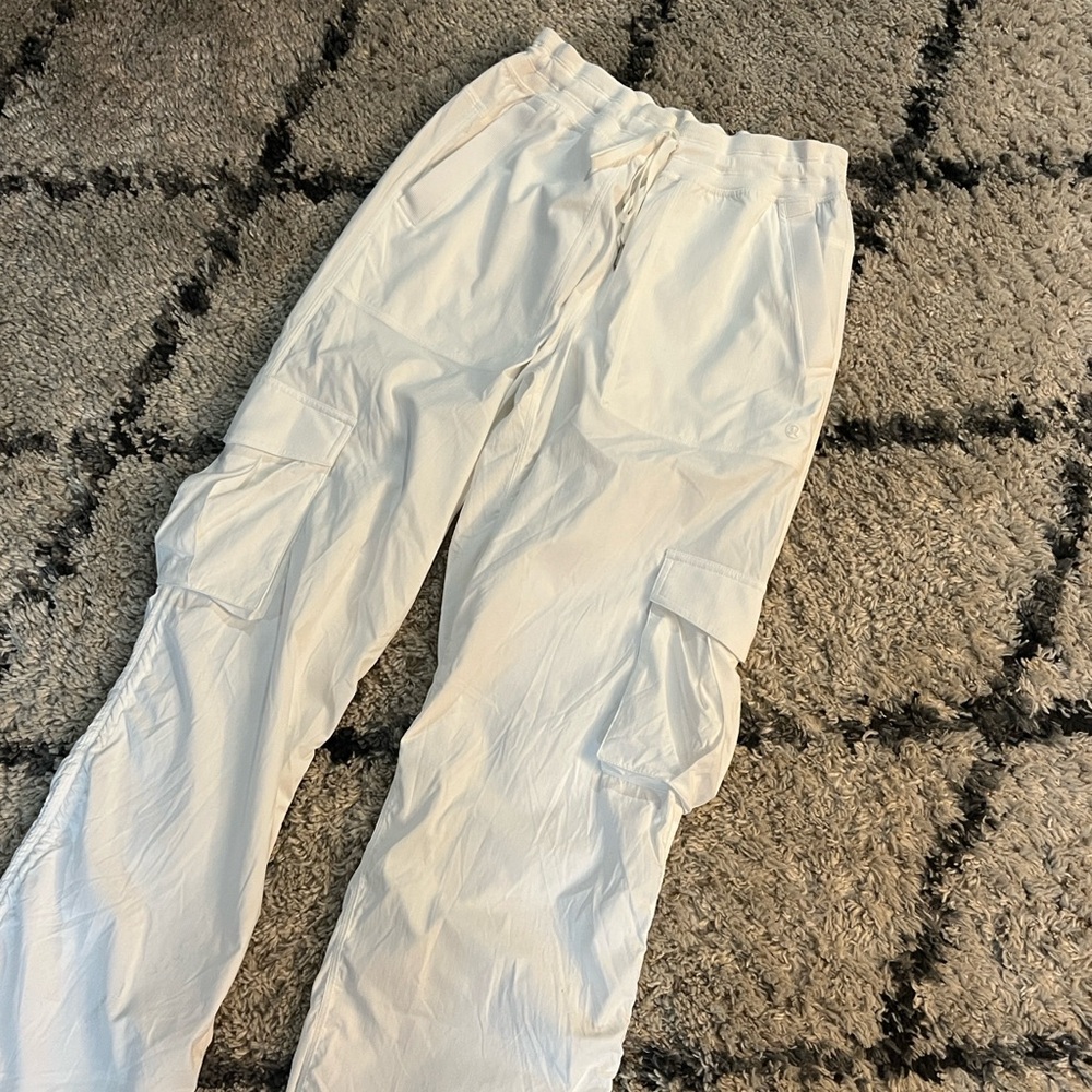 Lululemon Dance Studio Relaxed-Fit Mid-Rise Cargo Pant - White (M) - Picture 4 of 15